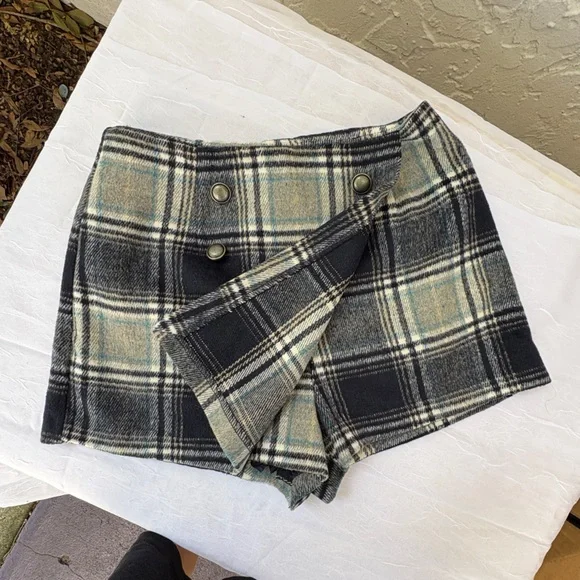 Forever 21 Plaid Skort in Blue and Beige - Picture 4 of 10